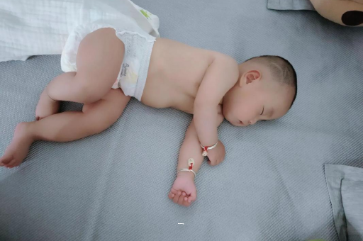 海口宝宝咳到吐怎么办